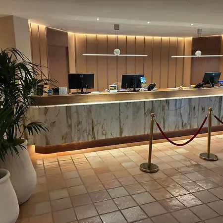 德拉瓦莱酒店 酒店